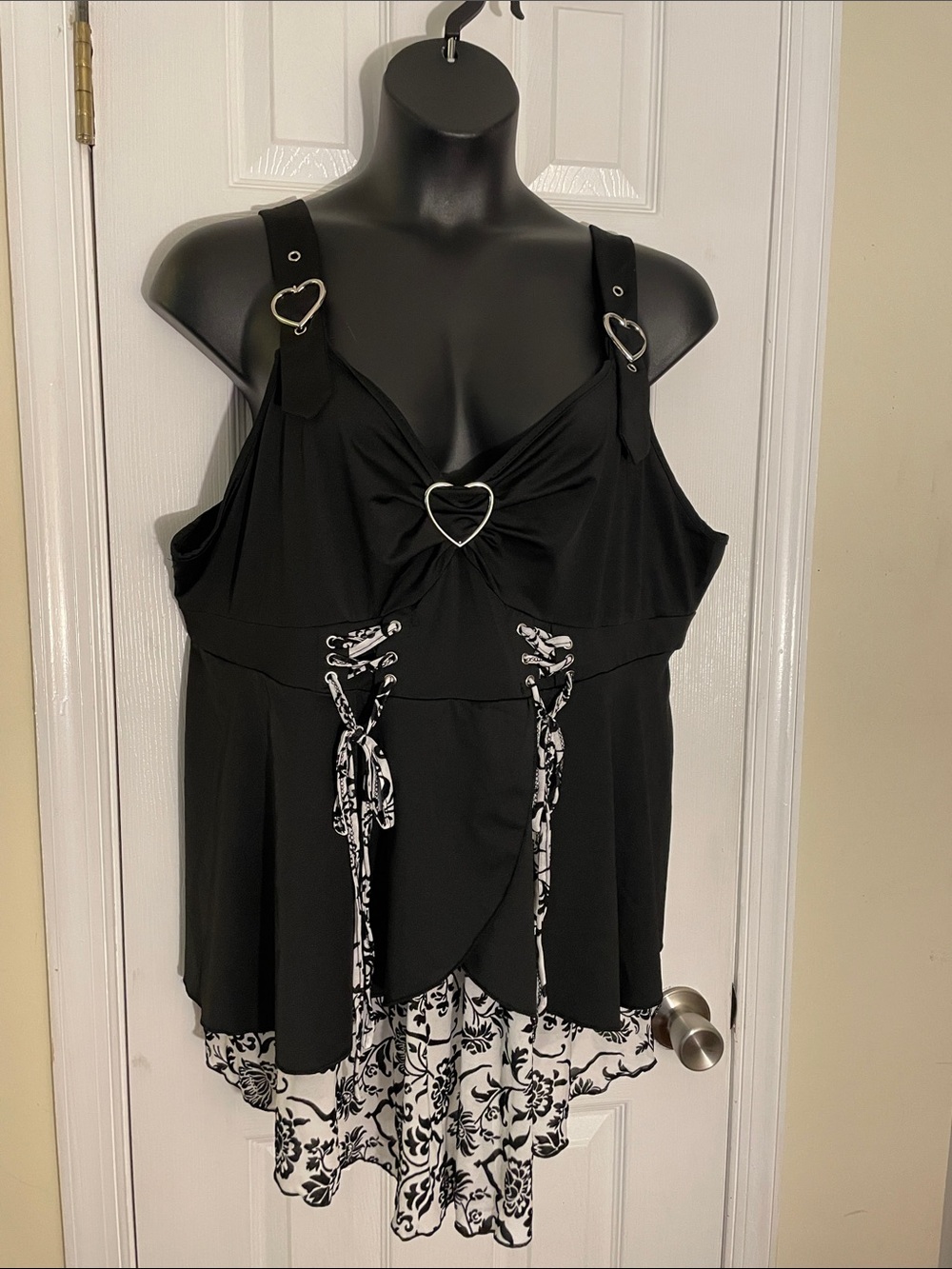 Beautiful Heart Buckles Wide Straps Camisole Top 4X